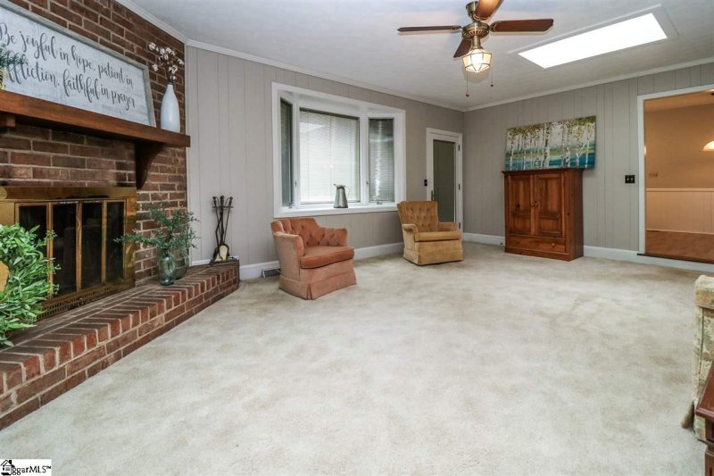 Property image 5 at 215 Crestwood Drive, Greenville, SC 29609