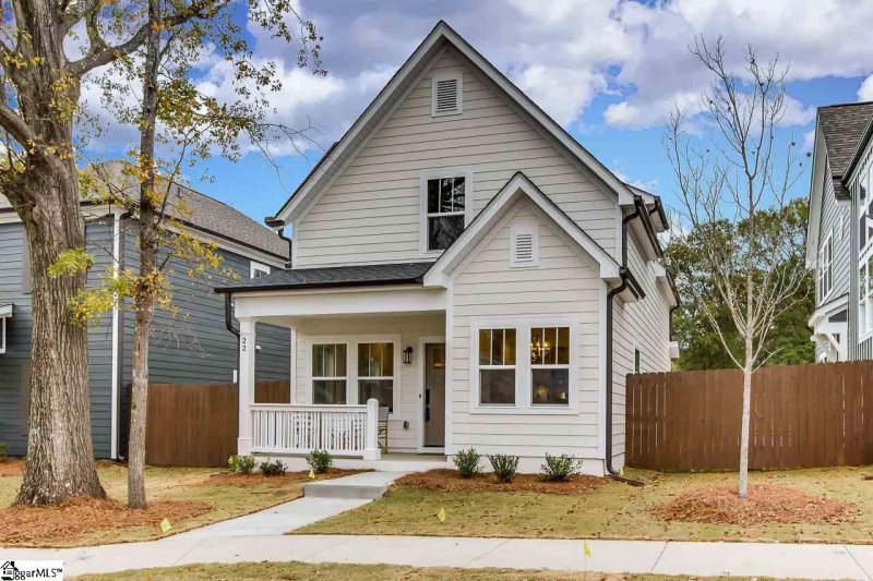 Property image 2 at 22 Ridgeway Avenue, Greenville, SC 29607
