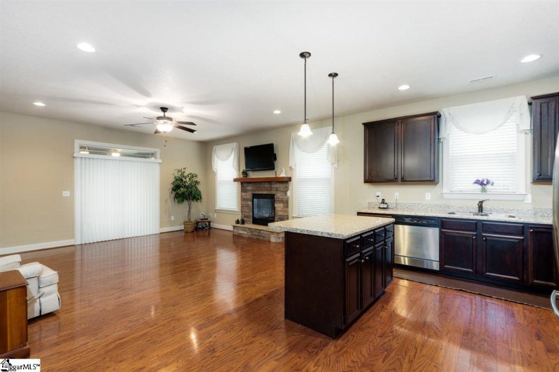 Property image 4 at 34 Dolerite Drive, Taylors, SC 29687