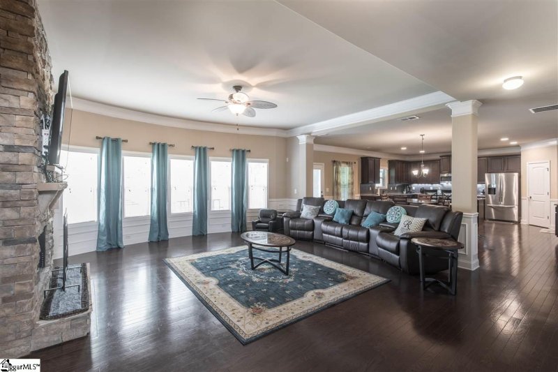 Property image 2 at 104 Lacebark Court, Simpsonville, SC 29680