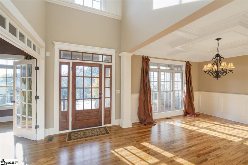 Property image 2 of 17 Kingsway Court in Griffith Farm, Greer, SC 29651