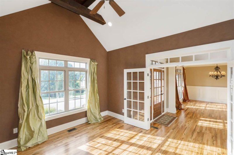 Property image 3 of 17 Kingsway Court in Griffith Farm, Greer, SC 29651