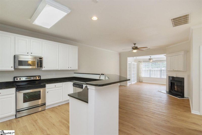 Property image 4 at 135 Pelham Springs Place, Greenville, SC 29615