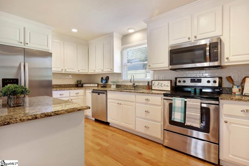 Property image 4 at 101 Lakeforest Drive, Greer, SC 29651