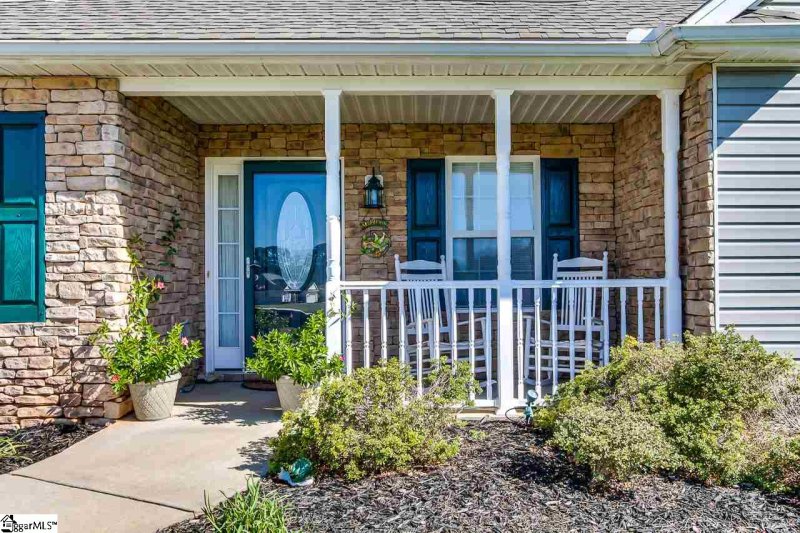 Property image 2 at 11 Gratiot Lane, Greer, SC 29651