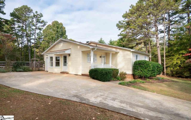 Property image 5 at 412 McCue Street, Easley, SC 29642