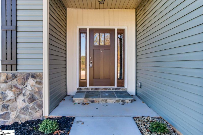 Property image 4 at 7 Alice Kelley Court, Travelers Rest, SC 29690