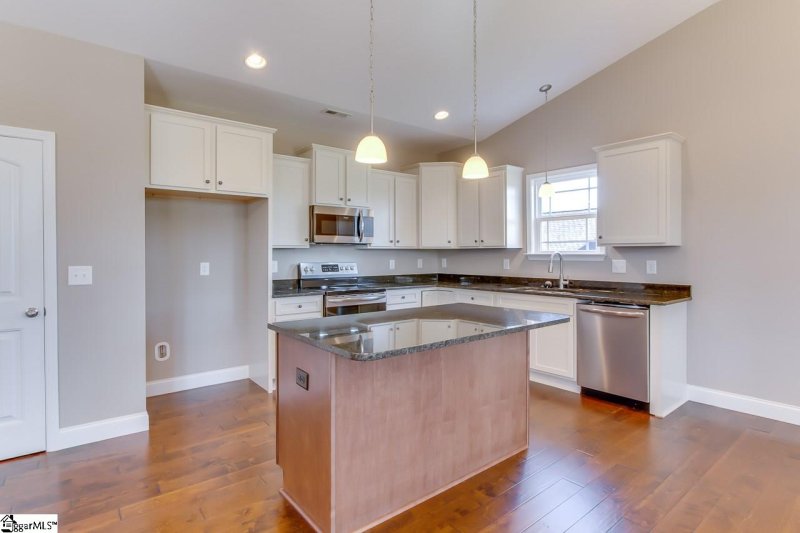 Property image 5 at 7 Alice Kelley Court, Travelers Rest, SC 29690