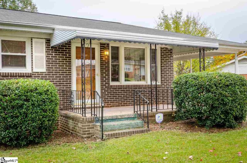 Property image 4 at 1 Woodridge Drive, Greenville, SC 29611