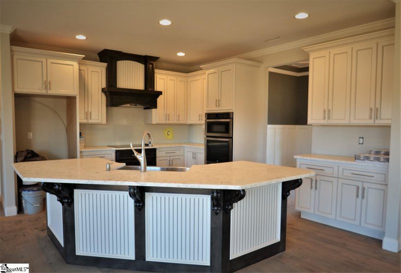 Property image 5 at 301 La Novia Court, Boiling Springs, SC 29316