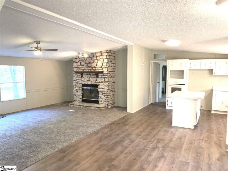 Property image 2 at 602 Colonist Court, Simpsonville, SC 29680