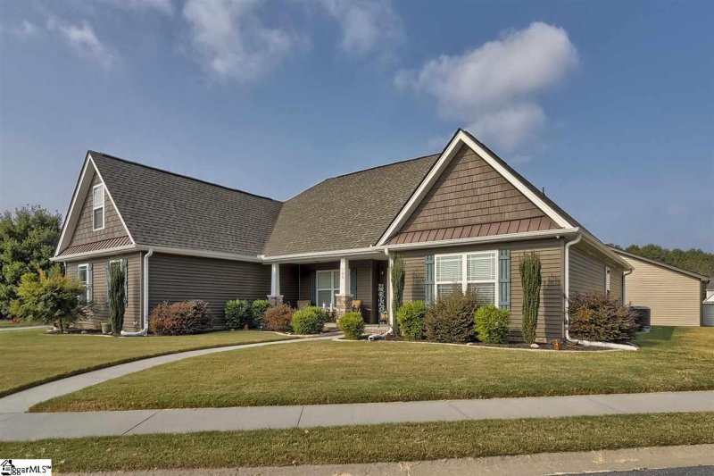 Property image 3 at 109 Redstem Drive, Simpsonville, SC 29681