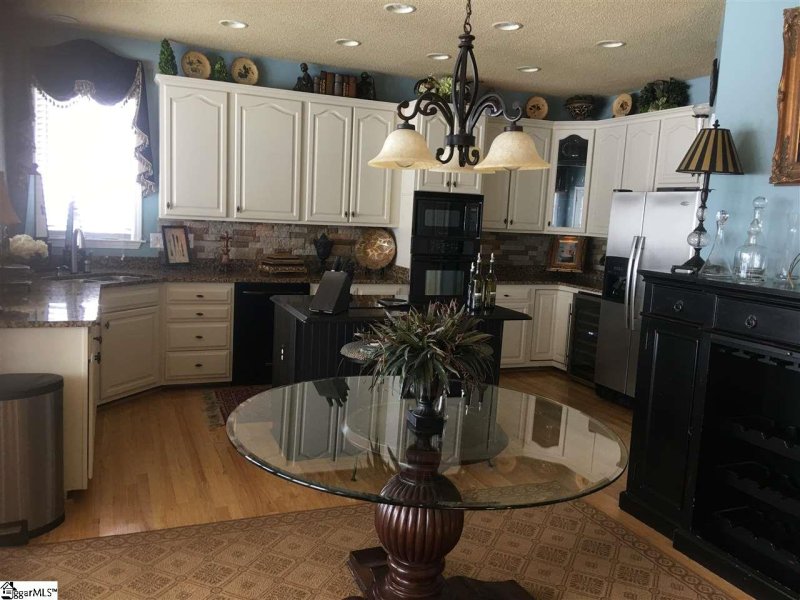 Property image 2 at 6 Big Oak Court, Simpsonville, SC 29681