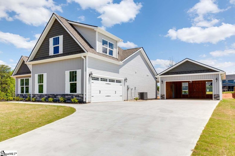 Property image 3 at 5 Judge Looper Court, Travelers Rest, SC 29690