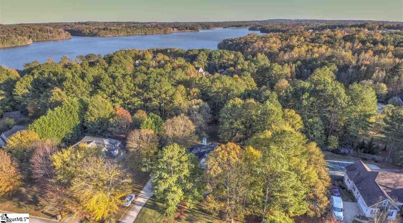 Property image 2 at 6 Lake Vista Court, Taylors, SC 29687