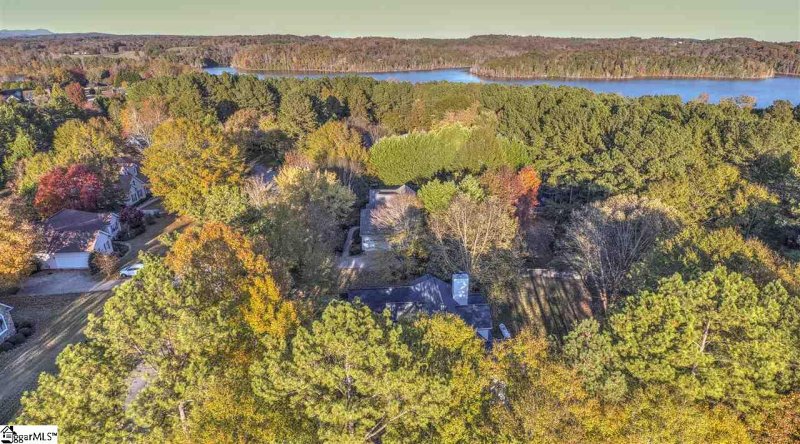 Property image 3 at 6 Lake Vista Court, Taylors, SC 29687