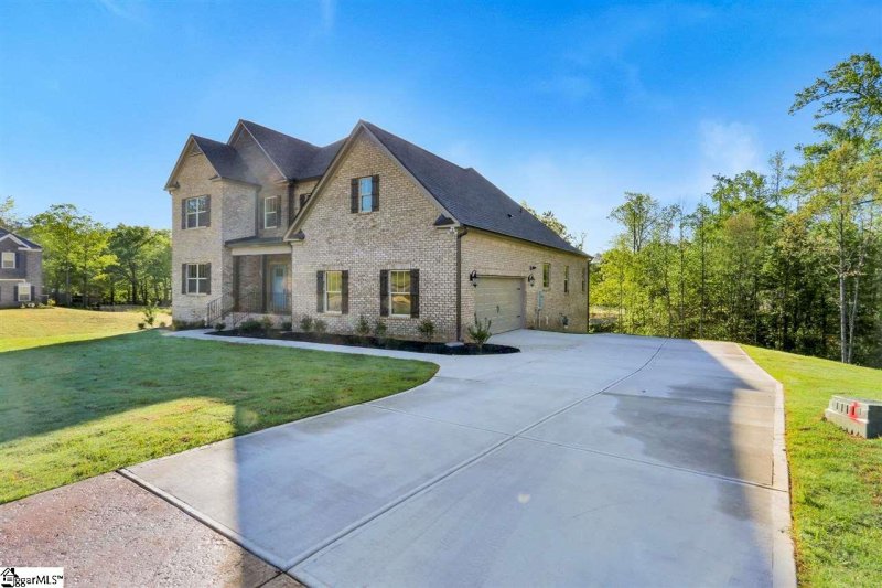 Property image 2 at 601 Rutland Court, Greer, SC 29651