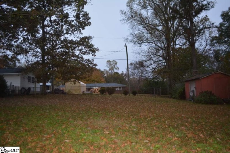 Property image 3 at 105 Guilford Place, Spartanburg, SC 29302