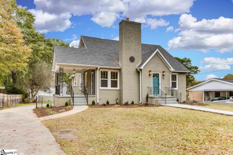 Property image 2 at 6 Wiuka Avenue, Greenville, SC 29607