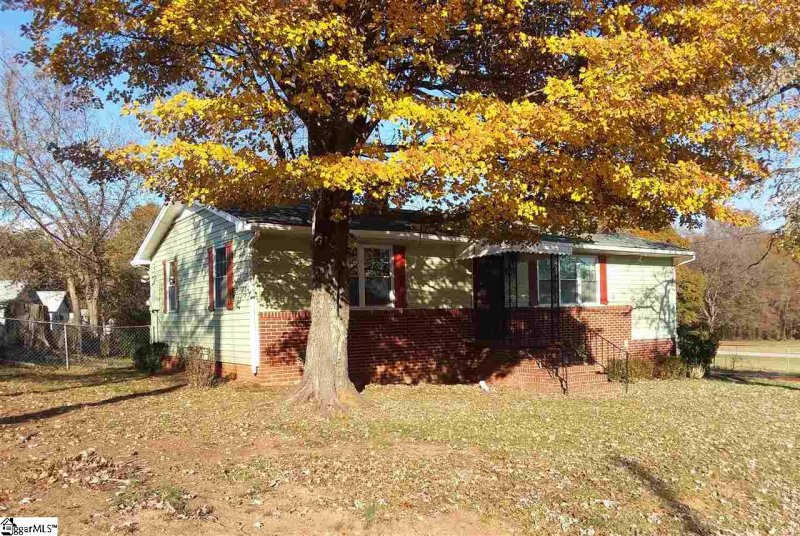 Property image 2 at 1024 N Franklin Road, Greenville, SC 29617