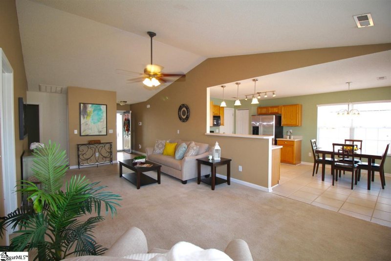 Property image 2 at 101 Parkgate Court, Simpsonville, SC 29680