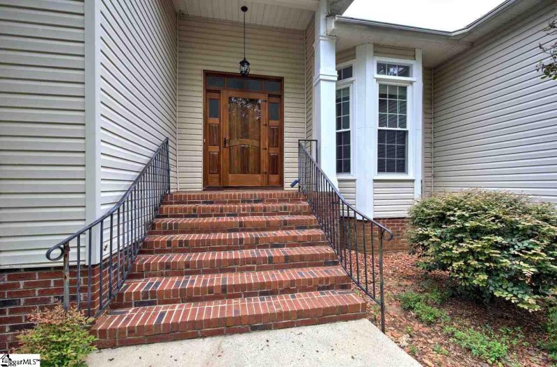 Property image 3 at 101 Chetsworth Lane, Greenville, SC 29607-5210