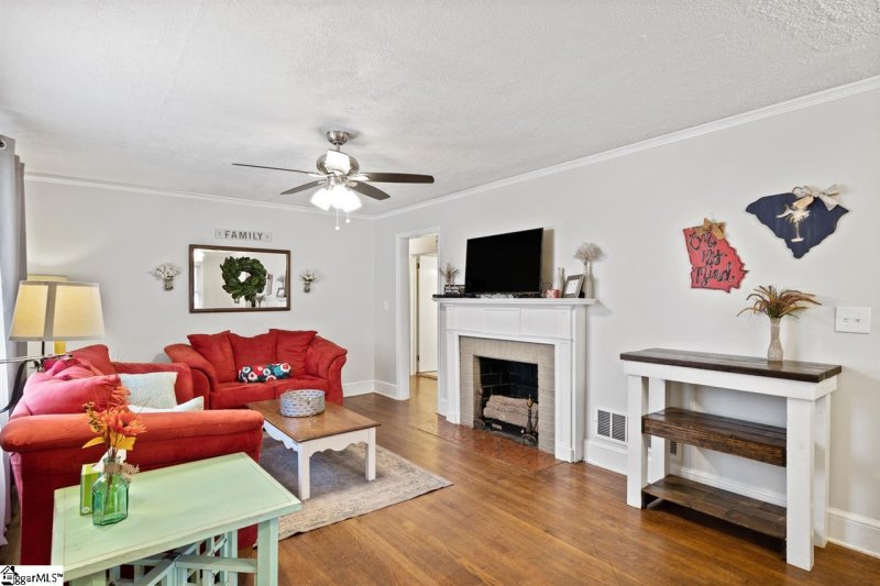 Property image 2 at 53 Vantross Lane, Greenville, SC 29607