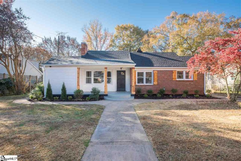 Property image 2 at 15 Circle Drive, Greenville, SC 29617