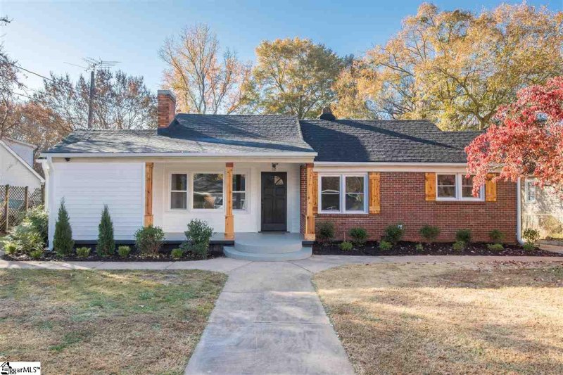 Property image 3 at 15 Circle Drive, Greenville, SC 29617