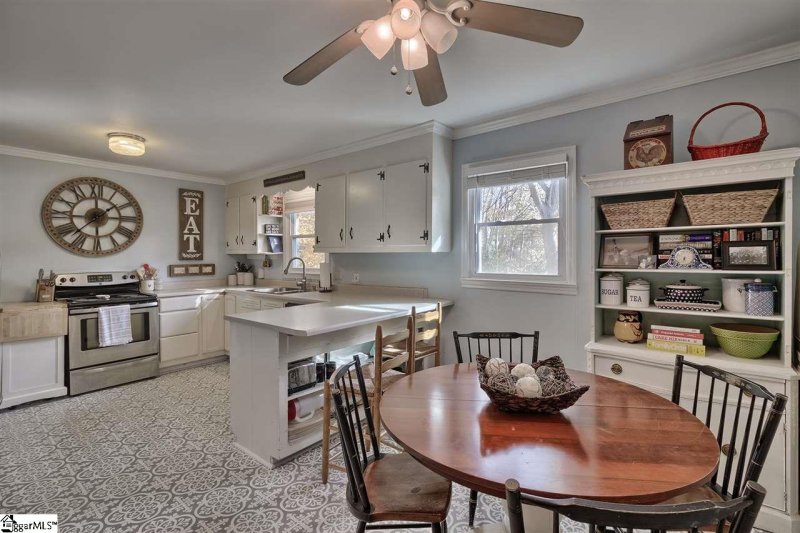 Property image 3 at 302 Tiffany Lane, Taylors, SC 29687-3456