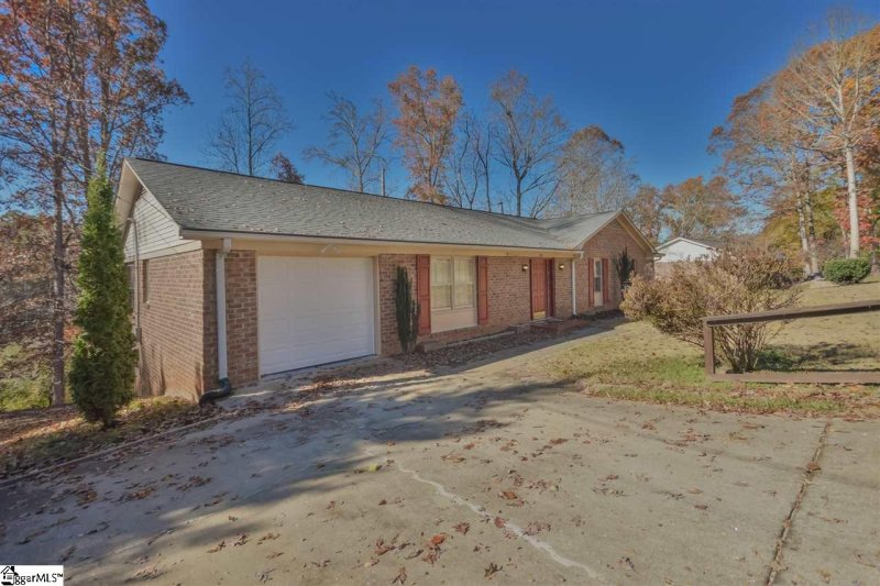Property image 2 at 314 Longview Terrace, Easley, SC 29642