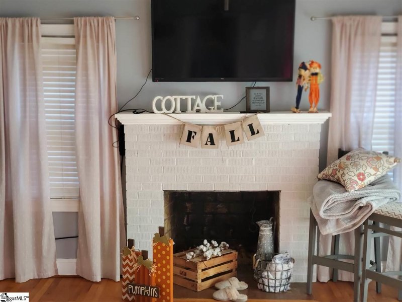 Property image 2 at 803 S B Street, Easley, SC 29642