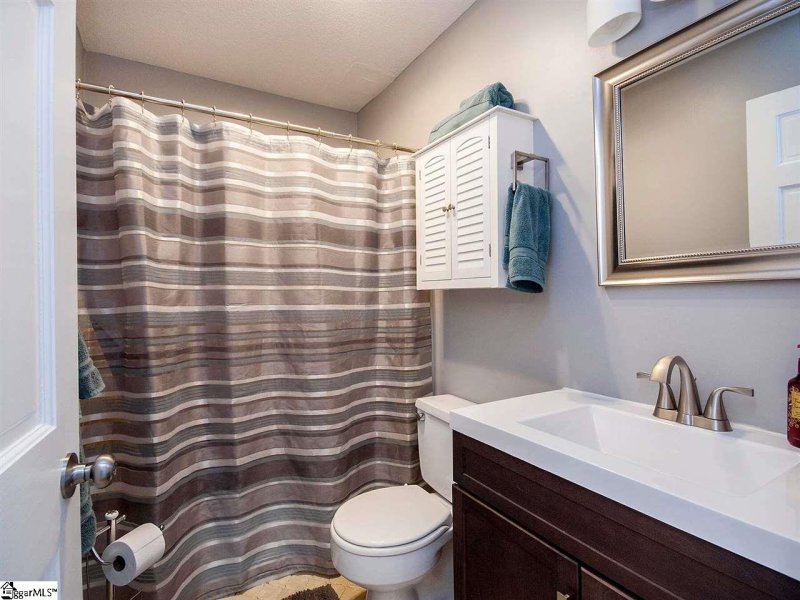 Property image 3 at 102 Westover Drive, Greer, SC 29651-1445