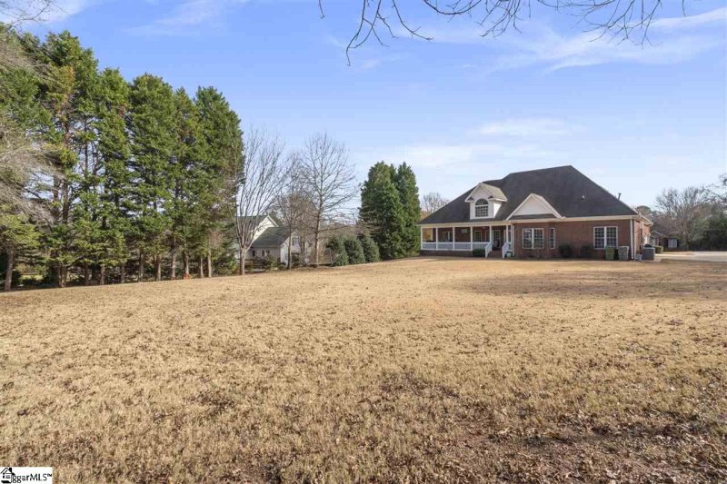 Property image 4 at 330 Clevedale Court, Spartanburg, SC 29301