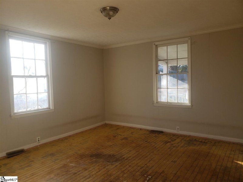 Property image 3 at 21 4th Avenue, Greenville, SC 29611