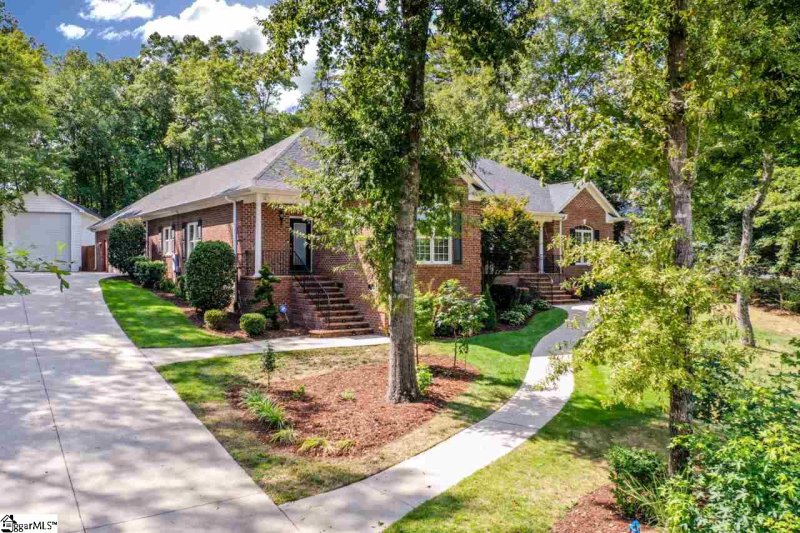 Property image 2 at 16 Knob Creek Court, Greer, SC 29651