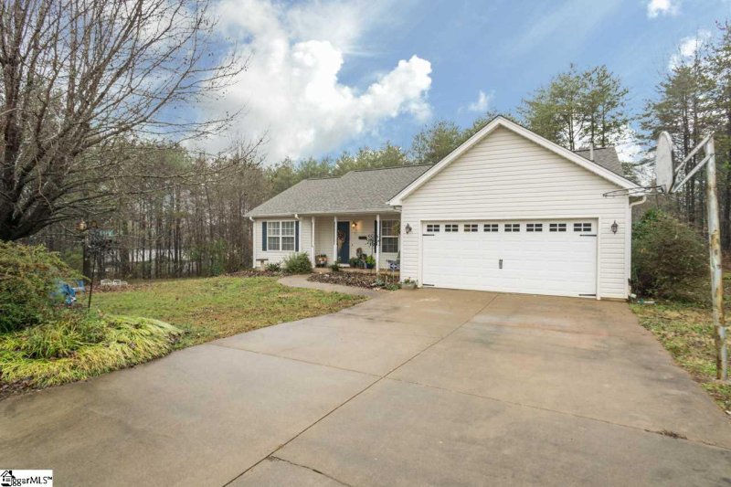Property image 2 at 220 Moriah Lane, Greer, SC 29651