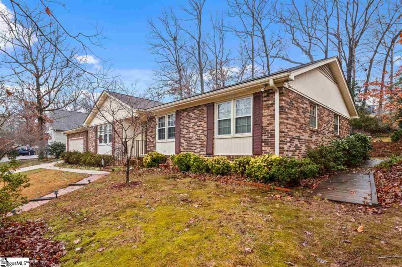 Property image 2 at 3 Old Mill Court, Taylors, SC 29687