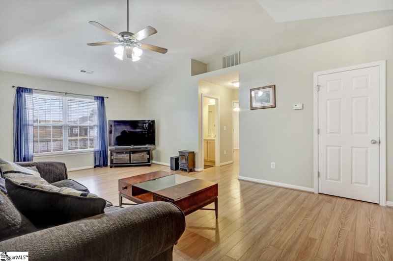 Property image 4 at 157 Maximus Drive, Greer, SC 29651