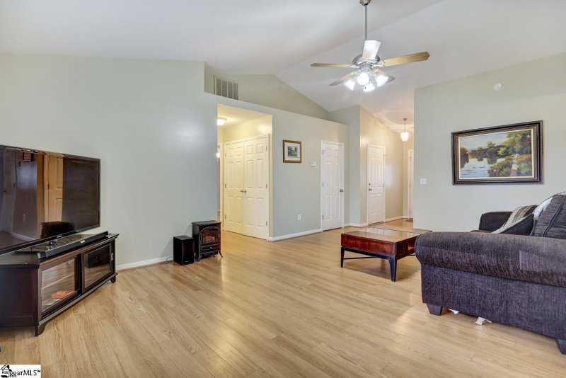 Property image 5 at 157 Maximus Drive, Greer, SC 29651