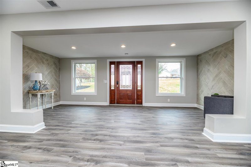 Property image 3 at 203 High Valley Boulevard, Greenville, SC 29605