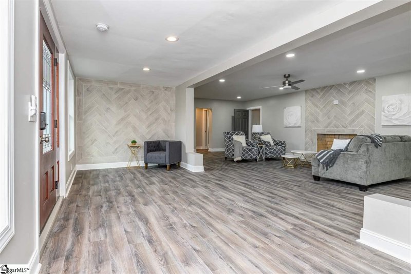 Property image 4 at 203 High Valley Boulevard, Greenville, SC 29605