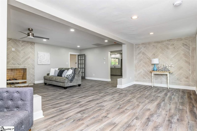 Property image 5 at 203 High Valley Boulevard, Greenville, SC 29605