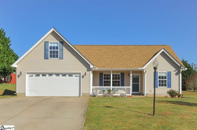 Property image 2 at 15 Country Knolls Drive, Greer, SC 29651