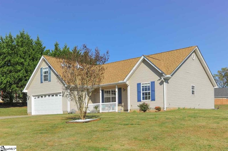 Property image 3 at 15 Country Knolls Drive, Greer, SC 29651