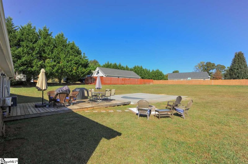 Property image 4 at 15 Country Knolls Drive, Greer, SC 29651