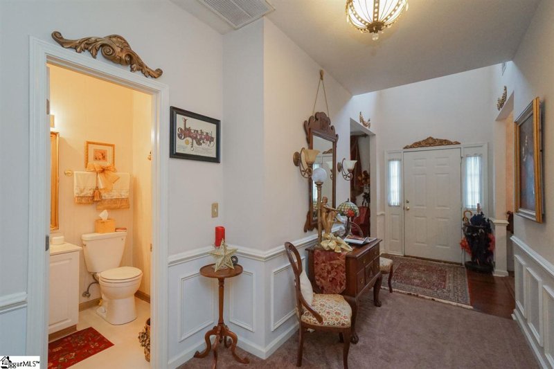 Property image 4 at 227 Northcliff Way, Greenville, SC 29617