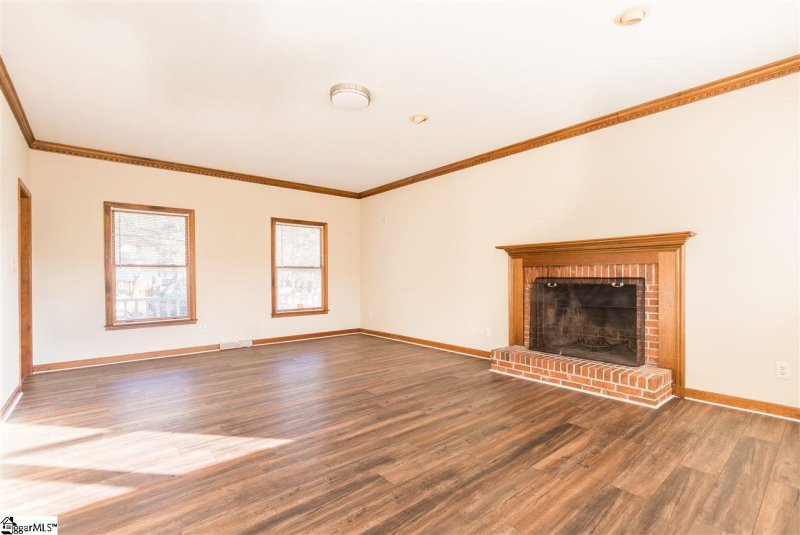 Property image 4 at 36 Oak Grove Lake Road, Greenville, SC 29615