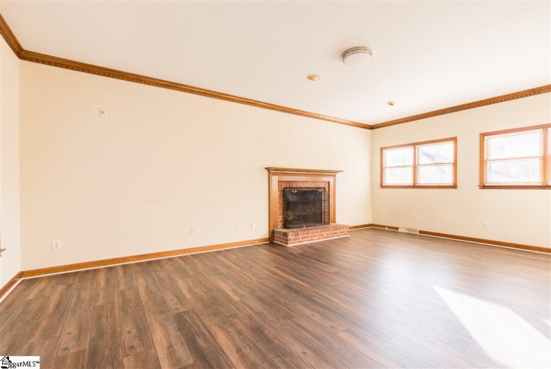 Property image 5 at 36 Oak Grove Lake Road, Greenville, SC 29615