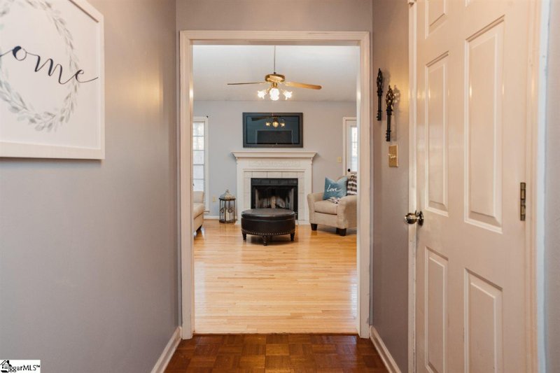Property image 3 at 8 Clancy Court, Simpsonville, SC 29681